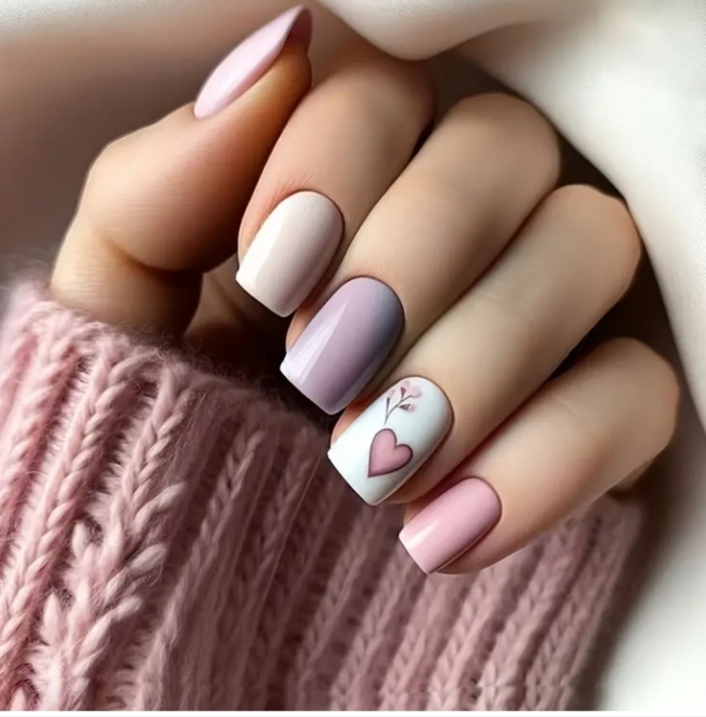🔥3/$21 Neutrals with a heart Press On False Nails